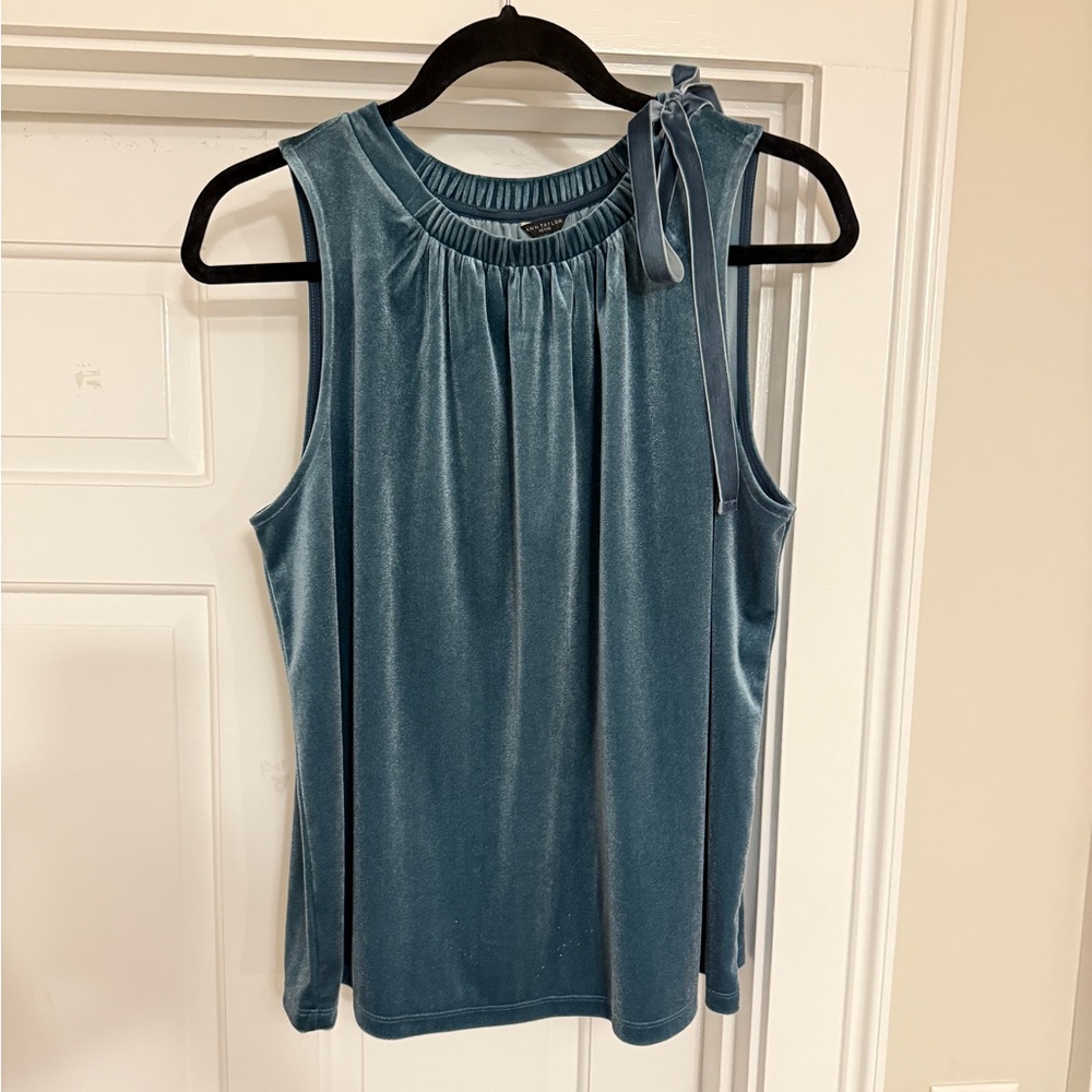 Ann Taylor Teal Sleeveless Velvety Blouse with velvet Bow Detail